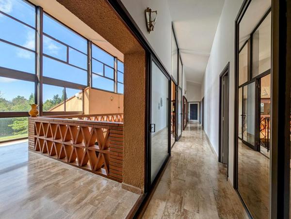 Maison 14 pièces de 604 m2 habitables sur terrain de 7440 m²