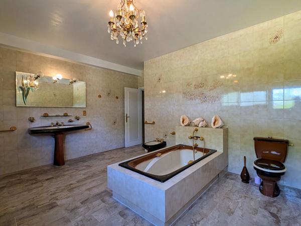 Maison 14 pièces de 604 m2 habitables sur terrain de 7440 m²