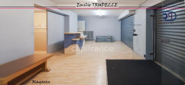 Maison à vendre 8 pièces SAINT CALAIS (72) Ensemble immobilier à fort potentiel : local commercial + appartement en duplex avec patio