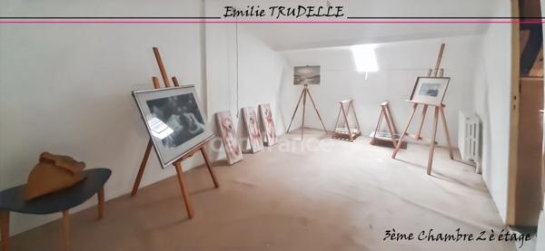 Maison à vendre 8 pièces SAINT CALAIS (72) Ensemble immobilier à fort potentiel : local commercial + appartement en duplex avec patio