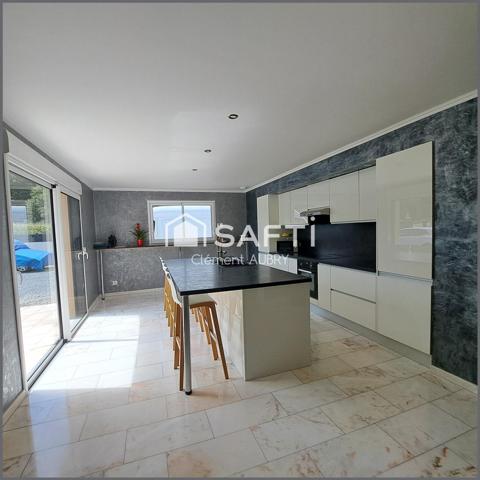 Beau pavillon moderne avec de beaux volumes et grand terrain !