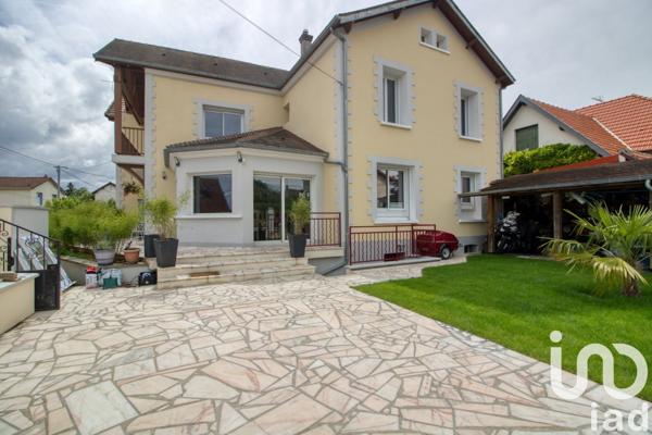 Maison 8 pièces de 200 m² à Conflans-Sainte-Honorine (78700)
