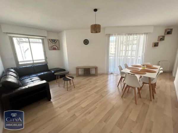 Appartement à louer 3 pièces 69.36m² Laval (53000)