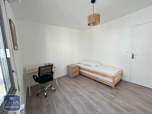 Appartement à louer 3 pièces 69.36m² Laval (53000)