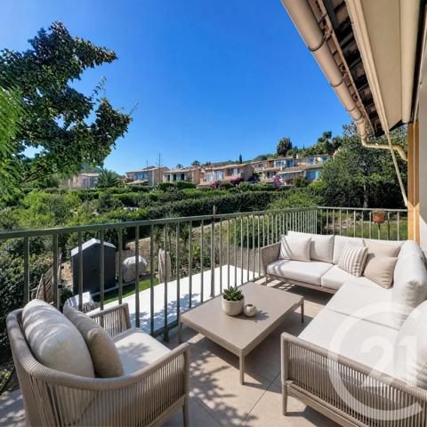 Appartement F2 à vendre  2 pièces - 47,70 m 2   ST RAPHAEL  - 83