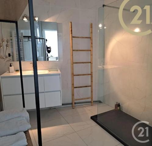 Appartement F2 à vendre  2 pièces - 47,70 m 2   ST RAPHAEL  - 83