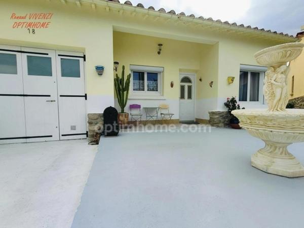 Maison de plain-pied sur 3 faces avec garage à Prades