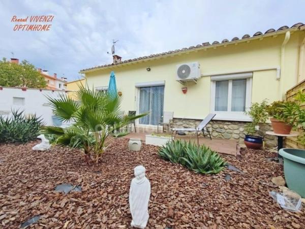 Maison de plain-pied sur 3 faces avec garage à Prades