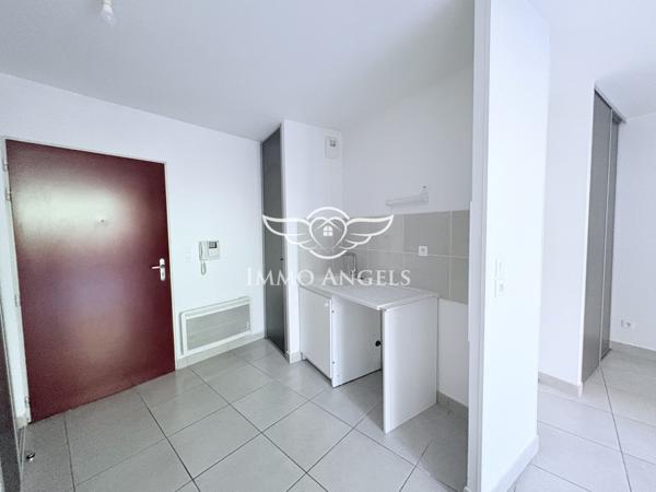 CASTELNAU LE LEZ-GRAND STUDIO AVEC TERRASSE EN PARFAIT ETAT
