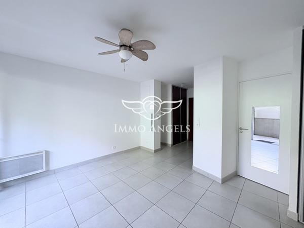CASTELNAU LE LEZ-GRAND STUDIO AVEC TERRASSE EN PARFAIT ETAT