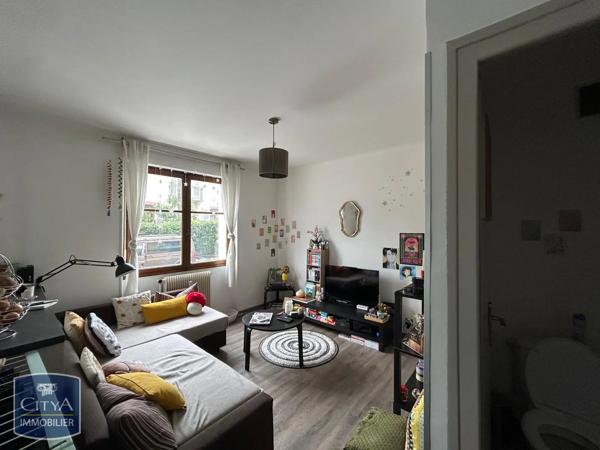 Appartement à louer 2 pièces 48.21m² Chambéry (73000)