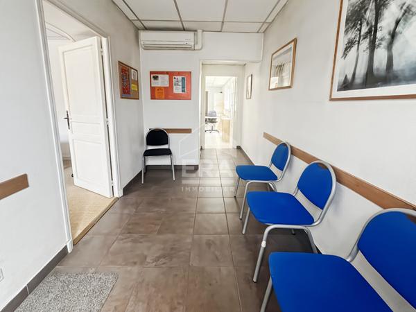LES PENNES MIRABEAU - INVESTISSEURS - Local professionnel 72 m2