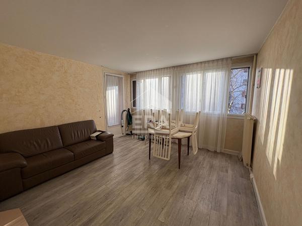 Appartement Les Clayes Sous Bois 3 pièce(s) 64 m2 + BOX et cave