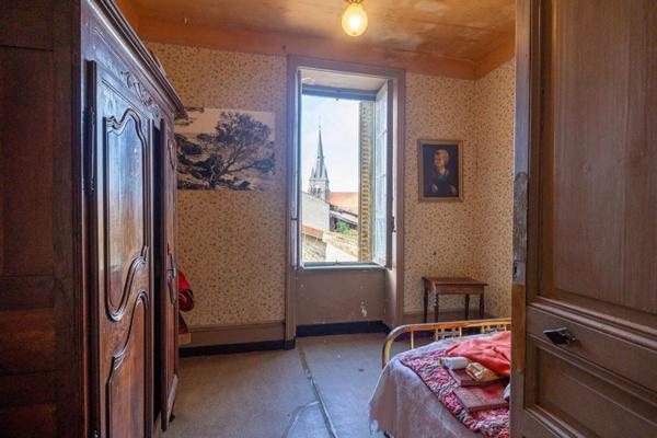 Immeuble de Caractère en Pierre 300 m² ? Idéal Grande Famille ou Gîte