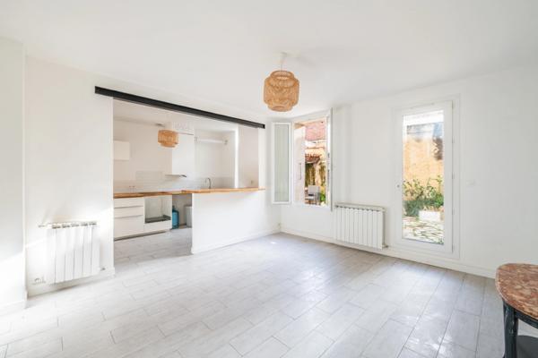 À vendre appartement T2bis de 56 m² à MARSEILLE 3e