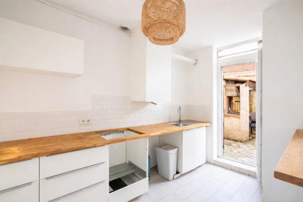 À vendre appartement T2bis de 56 m² à MARSEILLE 3e