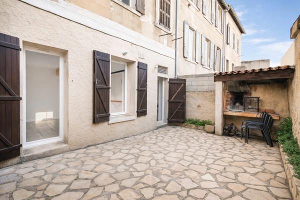 À vendre appartement T2bis de 56 m² à MARSEILLE 3e