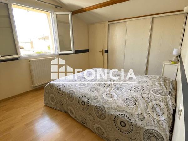 Location Maison 5 pièces 157 m² - 39 RUE DE GRANGE Niort 79000