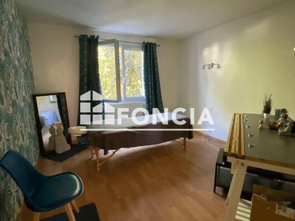 Location Maison 5 pièces 157 m² - 39 RUE DE GRANGE Niort 79000