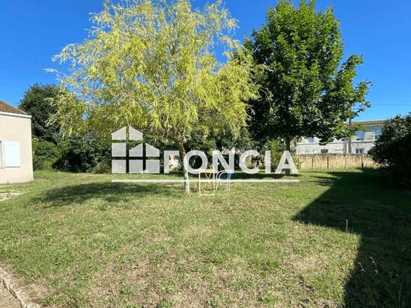 Location Maison 5 pièces 157 m² - 39 RUE DE GRANGE Niort 79000