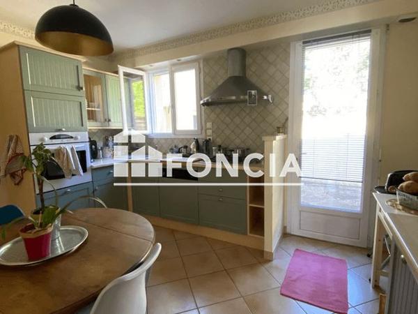 Location Maison 5 pièces 157 m² - 39 RUE DE GRANGE Niort 79000