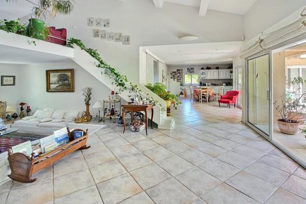 Fuveau (13710) PROPRIETE D EXCEPTION PLAIN PIIED FUVEAU