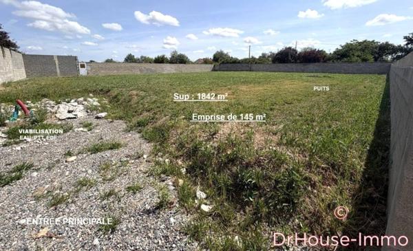 Terrain à vendre de 1 842 m²