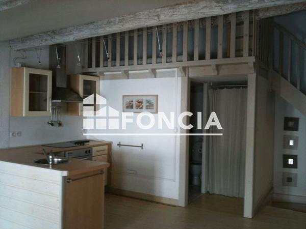 Location Studio 33 m² - 2ème ETAGE - PORTE 3 Niort 79000