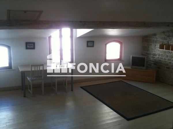 Location Studio 33 m² - 2ème ETAGE - PORTE 3 Niort 79000