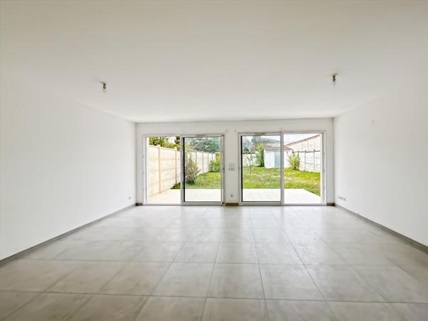 Maison 5 pièce(s) 125 m2 à Bruges  Sainte Germaine.