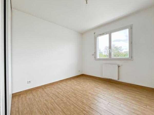 Maison 5 pièce(s) 125 m2 à Bruges  Sainte Germaine.