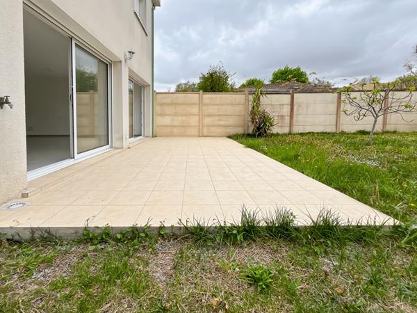 Maison 5 pièce(s) 125 m2 à Bruges  Sainte Germaine.