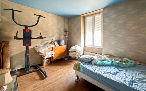 Maison à vendre    3 pièces • 109 m2 Périgueux