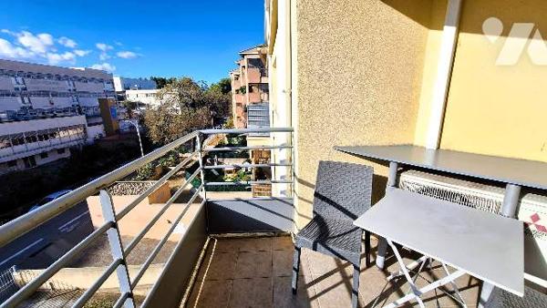 Appartement, terrasse et parking en centre-ville