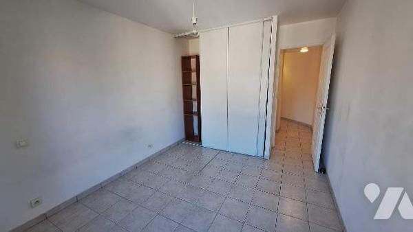 Appartement, terrasse et parking en centre-ville