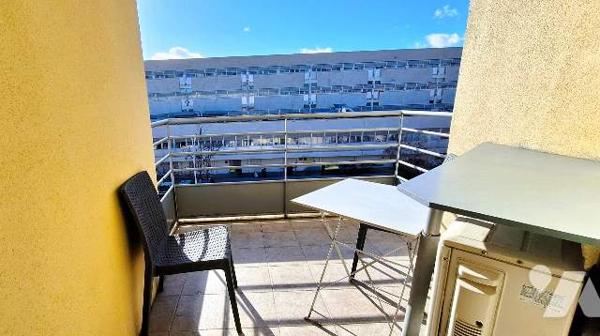 Appartement, terrasse et parking en centre-ville