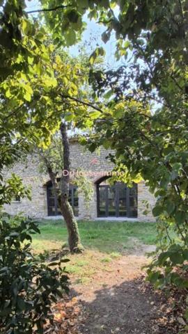 Maison à vendre 8 pièces de 373 m²