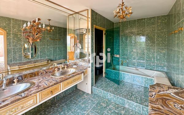 Maison à vendre    6 pièces • 375 m2 Saint-Paul-de-Vence