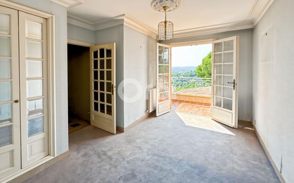 Maison à vendre    6 pièces • 375 m2 Saint-Paul-de-Vence