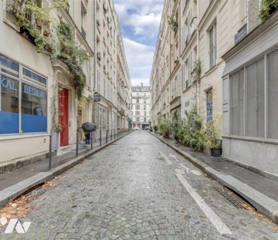 Paris 11ᵉ – T2 de charme au calme, proche commerces et métro