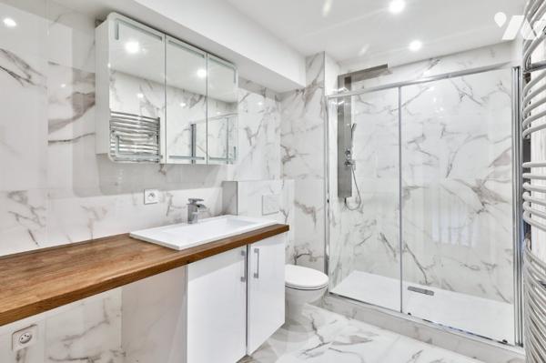 En impasse, proximité square, T2 en duplex de 62,01 m², Libre.