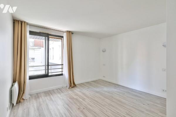 En impasse, proximité square, T2 en duplex de 62,01 m², Libre.