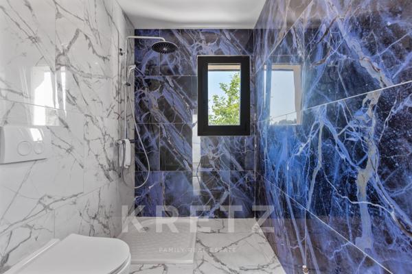 MAISON CONTEMPORAINE T5 AVEC PISCINE PROCHE DU VILLAGE DE GRIMAUD