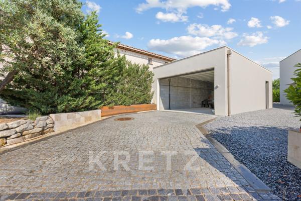 MAISON CONTEMPORAINE T5 AVEC PISCINE PROCHE DU VILLAGE DE GRIMAUD