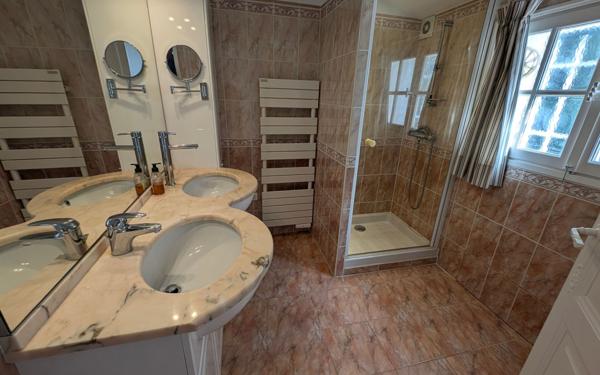 Maison à vendre    5 pièces • 85 m2 Six-Fours-les-Plages