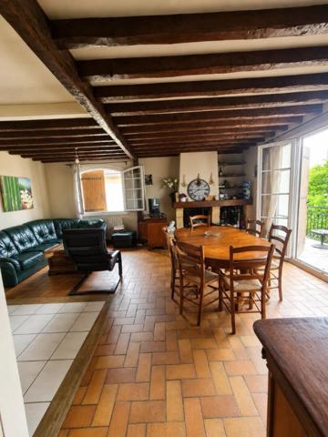 "Talence Universités Maison familiale de 159 m², 6 chambres, véranda et jardin"