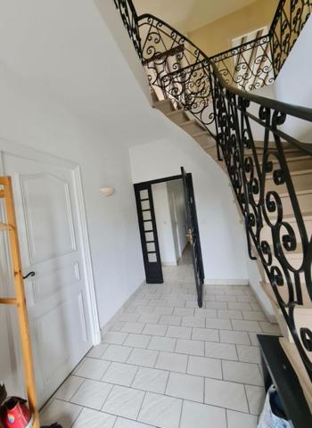 "Talence Universités Maison familiale de 159 m², 6 chambres, véranda et jardin"