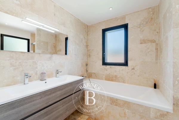 Valbonne, Villa 4 Chambres -  141 m² à vendre