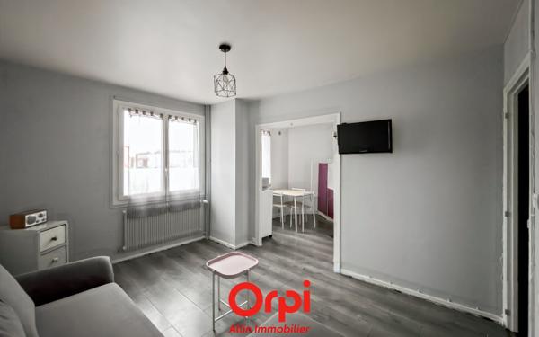 Appartement à vendre    1 pièce • 28,46 m2 Montluçon