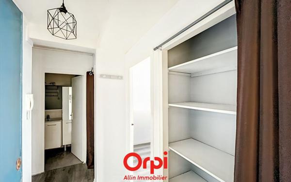 Appartement à vendre    1 pièce • 28,46 m2 Montluçon